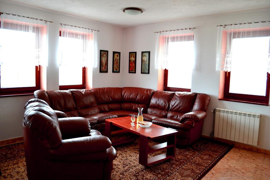 Apartment Zelezny Hrozen Valtice Oda fotoğraf